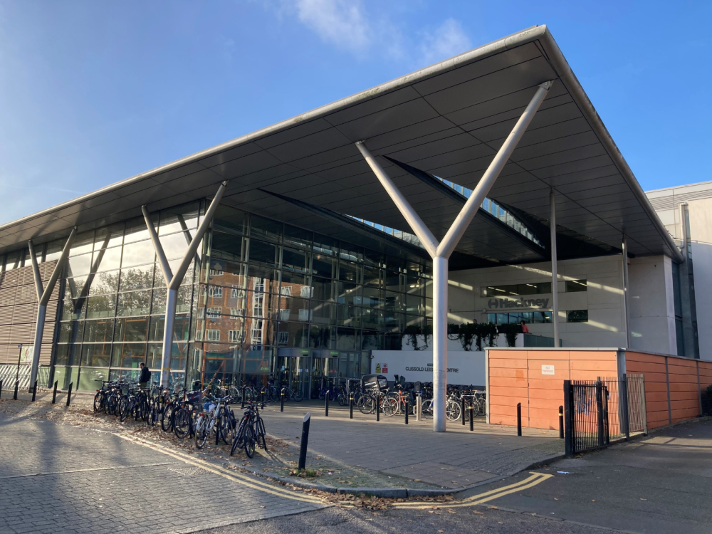 Clissold Leisure Centre.png